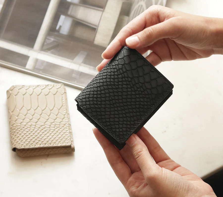 QUINN FOLD CROC WALLET